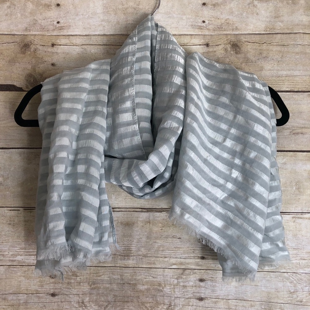 NWOT Banana Republic Scarf/Shawl